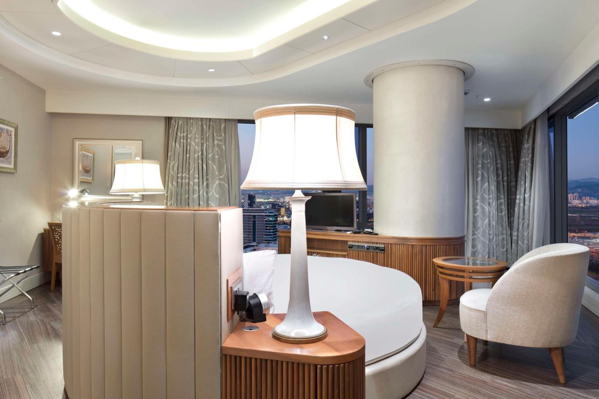 Hilton Bursa Convention Center & Spa מראה חיצוני תמונה